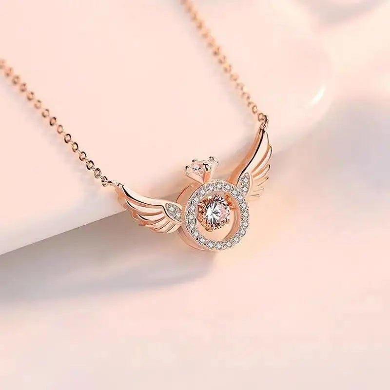 The Heart-Beating Clavicle Chain with Smart Angel Wings Is a Stylish, Light Luxury, Niche Design and Temperament Gift